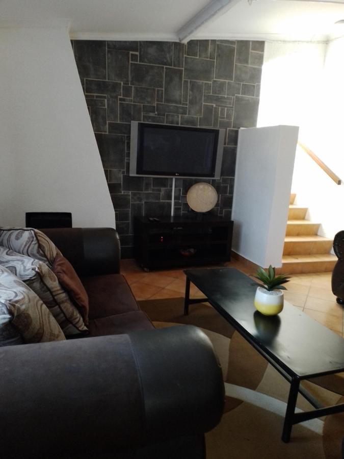 Anna Boeremeisie Guesthouse Бенони Экстерьер фото